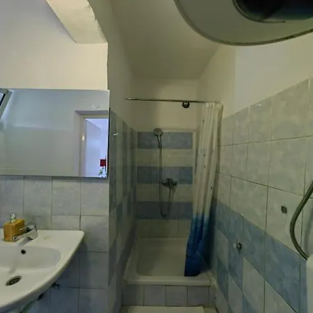 Studio Apartman Centar דירה *